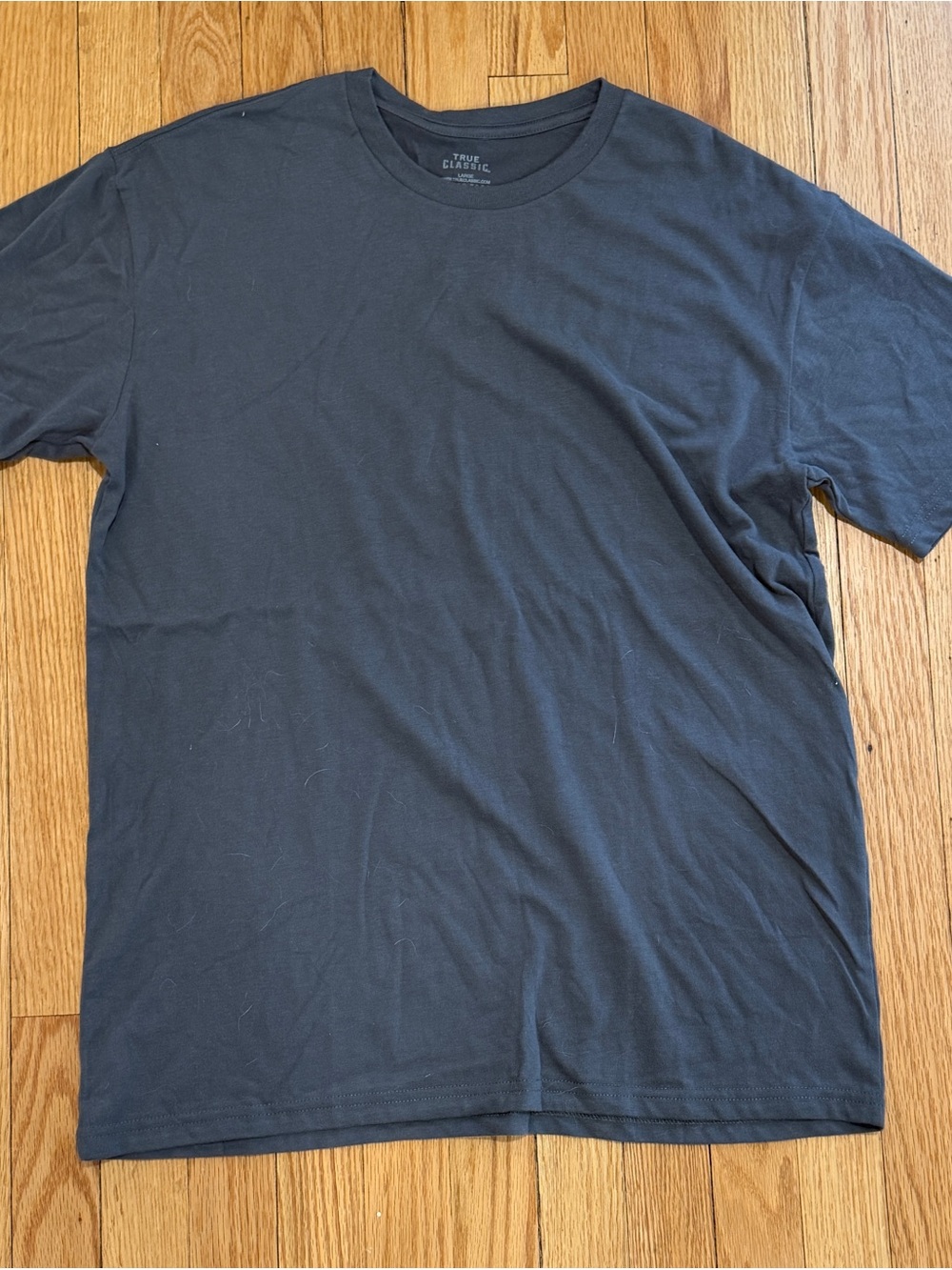 True Classic Men's Crew Neck T‑Shirt in Charcoal